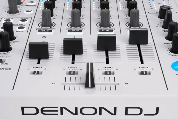 Denon DJ SC LIVE 4 真四軌獨立DJ機種 - 限量白：圖片 9