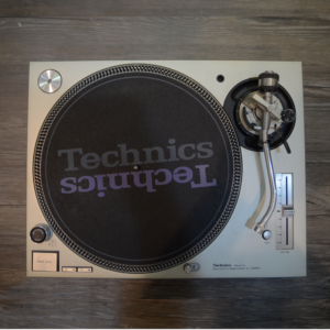 售出Technics SL1200 MK5 – GE4IB001350