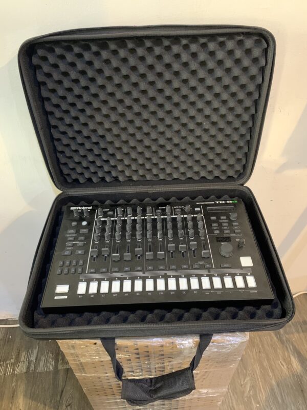 UDG Creator Controller Hardcase MK2 M號 (U8301BL)：圖片 2