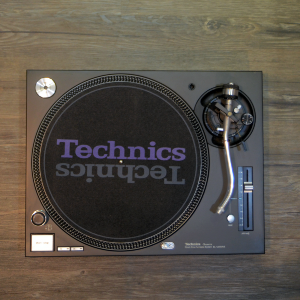 售出Technics SL1200 MK5 – GE7SG01455R