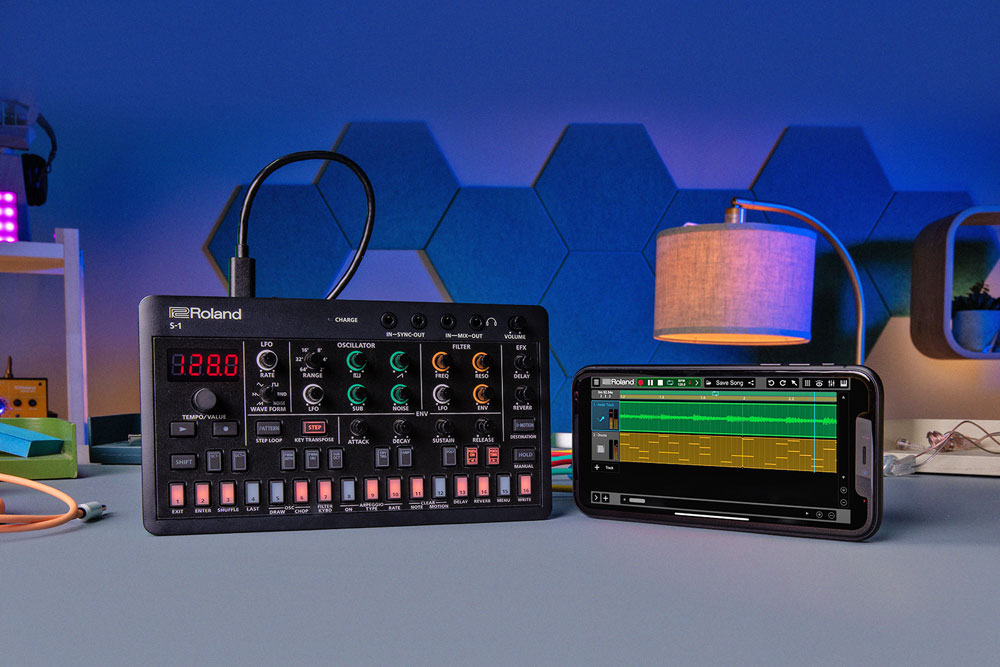 Roland AIRA Compact S-1 Tweak Synth 便攜式合成器– Tool Tour DJ Shop // 淘樂DJ專賣